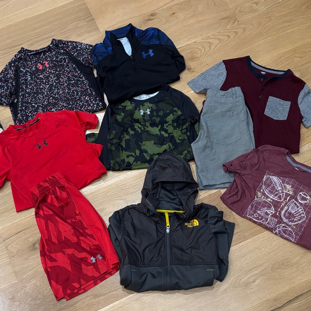 🩵BOYS BUNDLE!!🩵
 The North Face Black and Yellow Kids' Hoodie